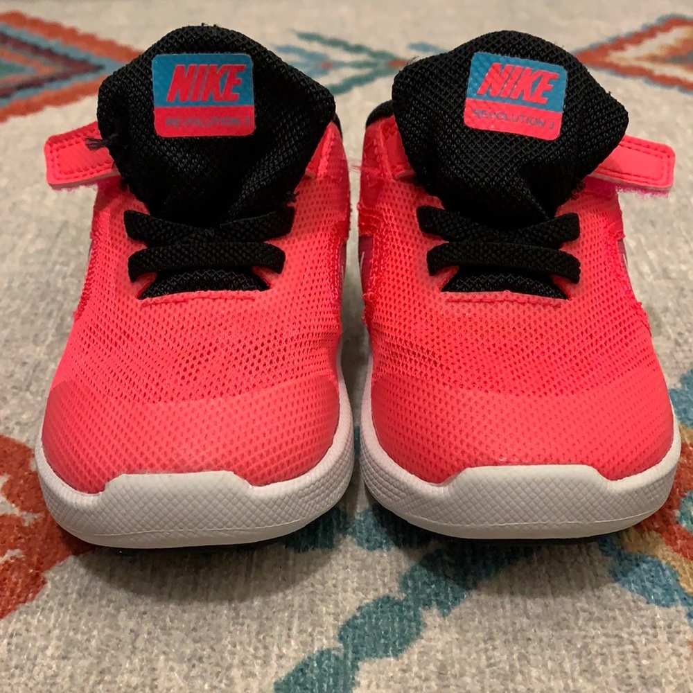 Nike Revolution 3 childs sneaker